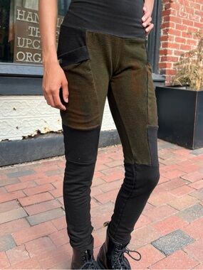Crossfox Two-Tone Olive & Black Leggings - Sleek Stretch Fit
